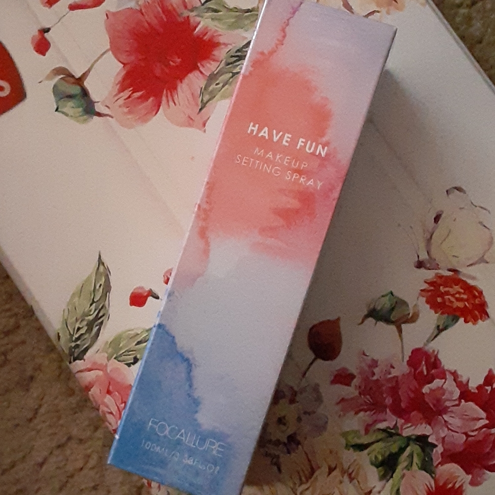 FOCALLURE setting spray